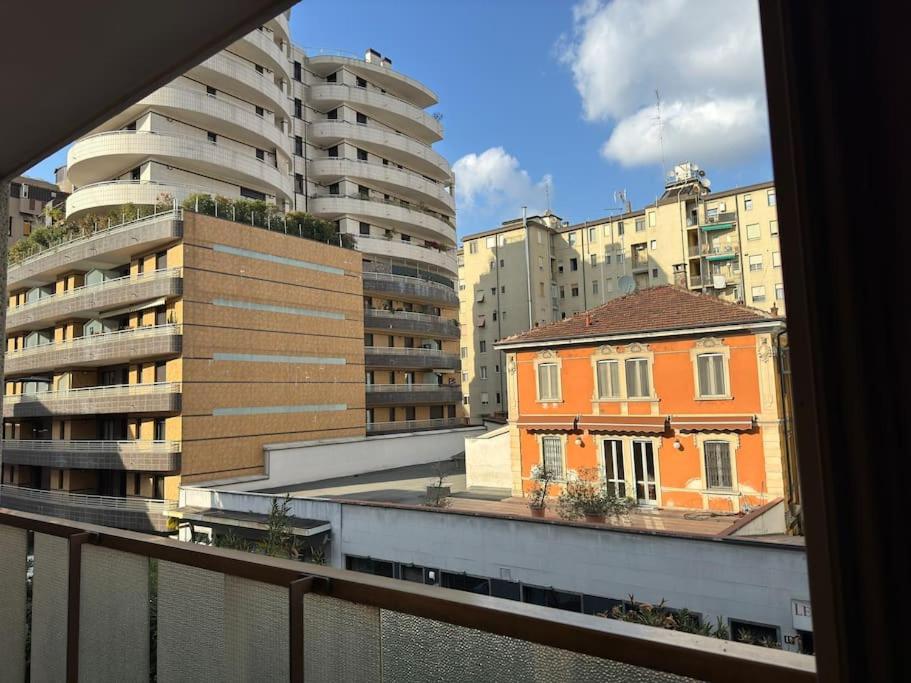 Dolce Repubblica, Milan
